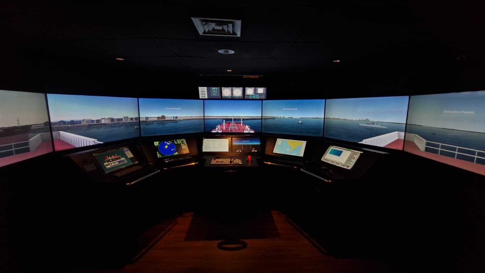 Panoramic full-mission ship bridge simulator used for navigation training